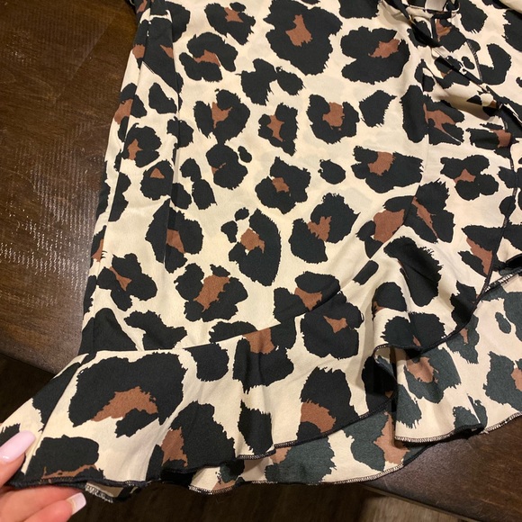 Boohoo v dress NWOT - Picture 5 of 10